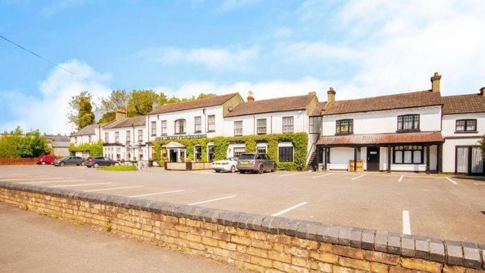 The Bridge Hotel Thrapston  Exteriör bild